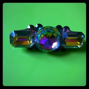 -vintage hollow brooch